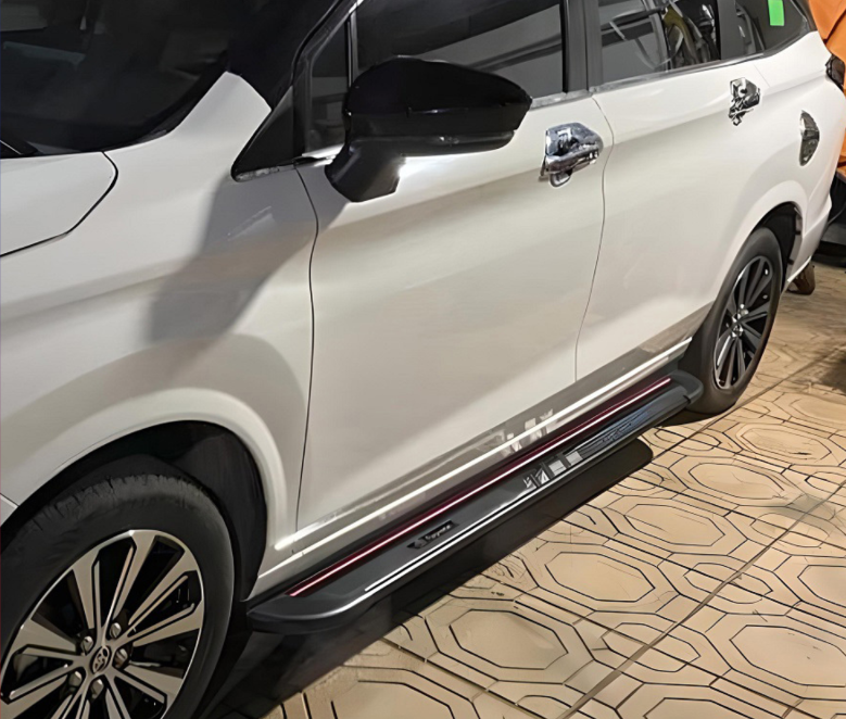 bac buoc bac dam Toyota Corolla Cross