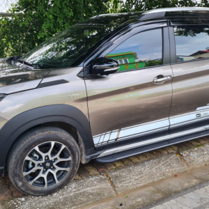 bac dam bac len xuong xe Suzuki ERTIGA 